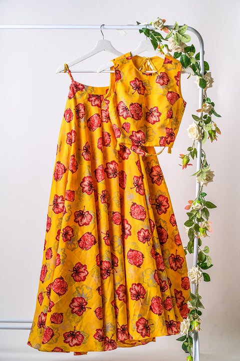 MAPLE YELLOW<br>SKIRT AND CROP TOP SET